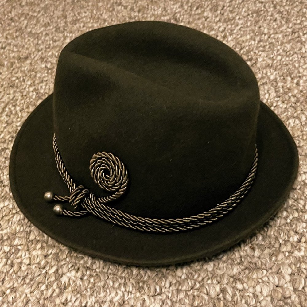 Vintage green fedora-style hat